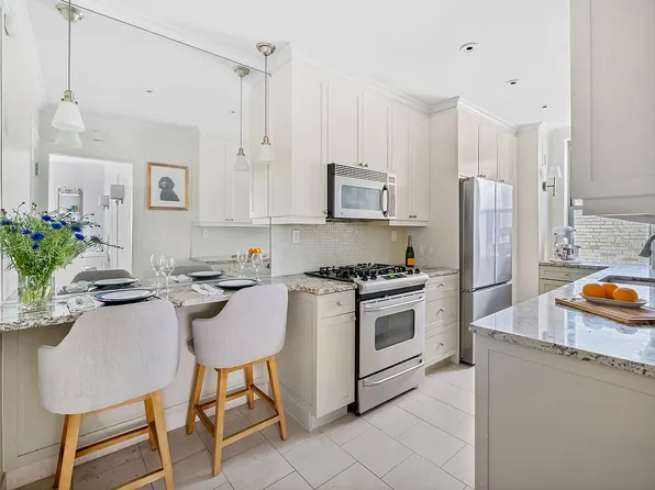 595 W End Ave #3C, New York, NY 10024