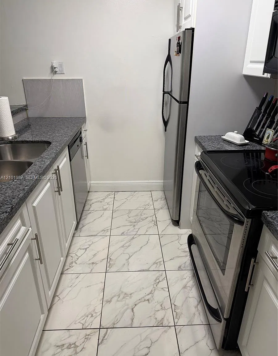 Las Vistas At Doral Condo — Photo 4