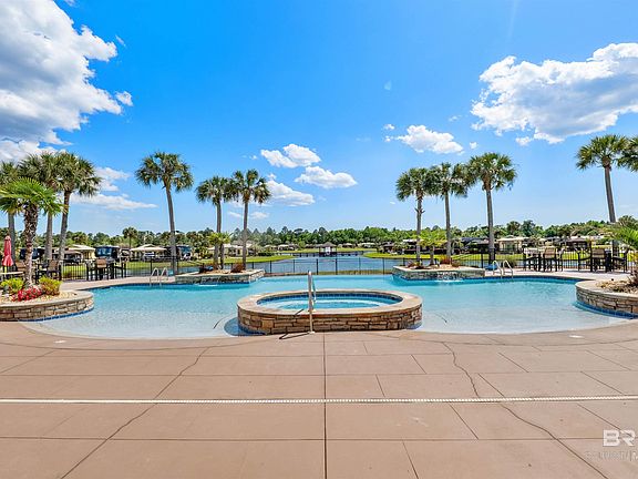 3rd image of 761 Lago Way
