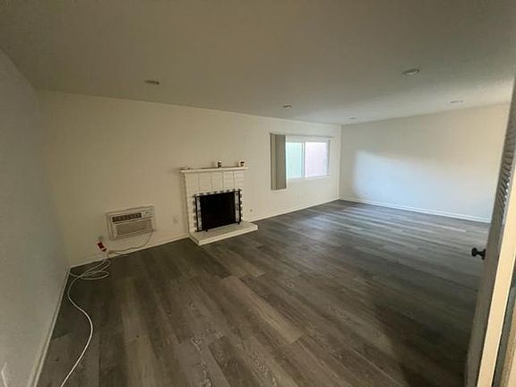 2nd image of 4415 Ventura Canyon Ave #13B