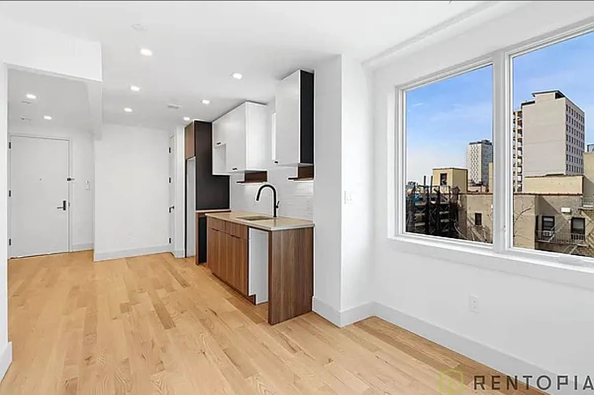 Building Photo - 319 Lenox Rd #4C