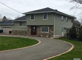 13 Campden Ln, Commack, NY 11725