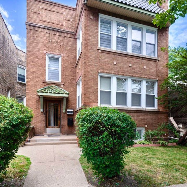 1st image of 5028 N California Ave #2