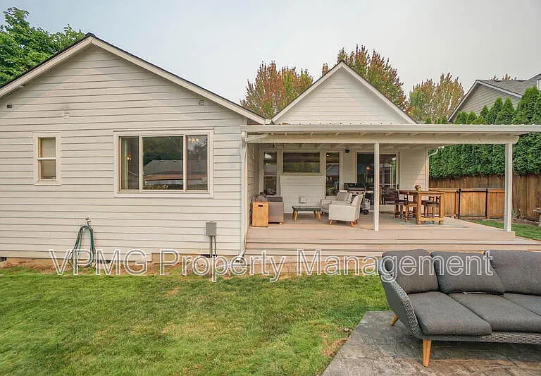 1204 NE 89th Ave — Photo 38