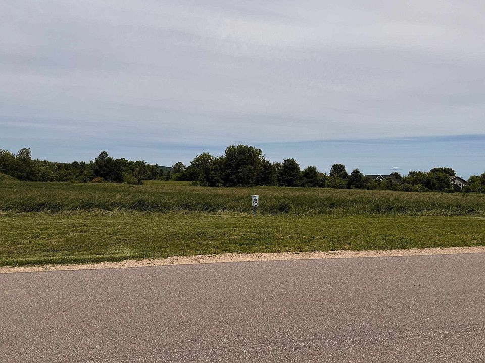 1st image of 10 Betty Marie Way
