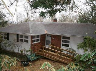 2 Aurora Dr, Asheville, NC 28805