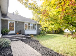 32 Clearview Dr, Pittsford, NY 14534