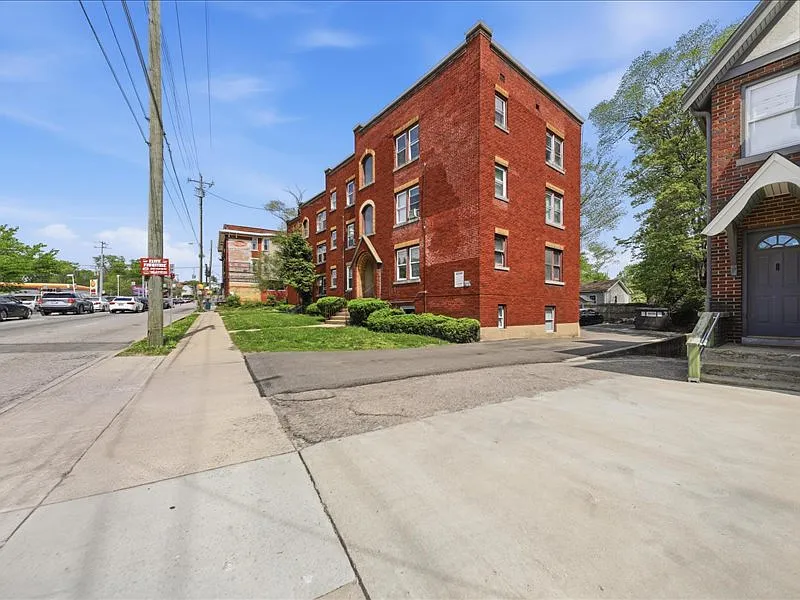 1 bed, 800 sqft, $750 — Photo 3