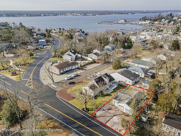 3rd image of 422 W End Ave