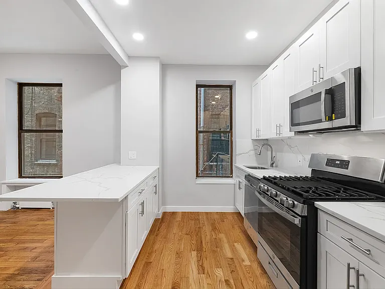 100 W 139th St #6 — Photo 4