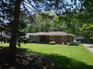 8948 Columbia Rd, Olmsted Falls, OH 44138