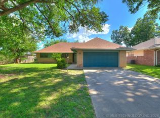 9260 E 32nd Pl, Tulsa, OK 74145