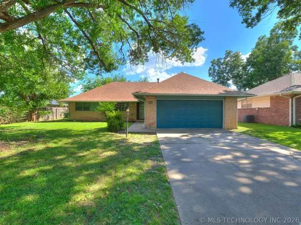 9260 E 32nd Pl, Tulsa, OK 74145