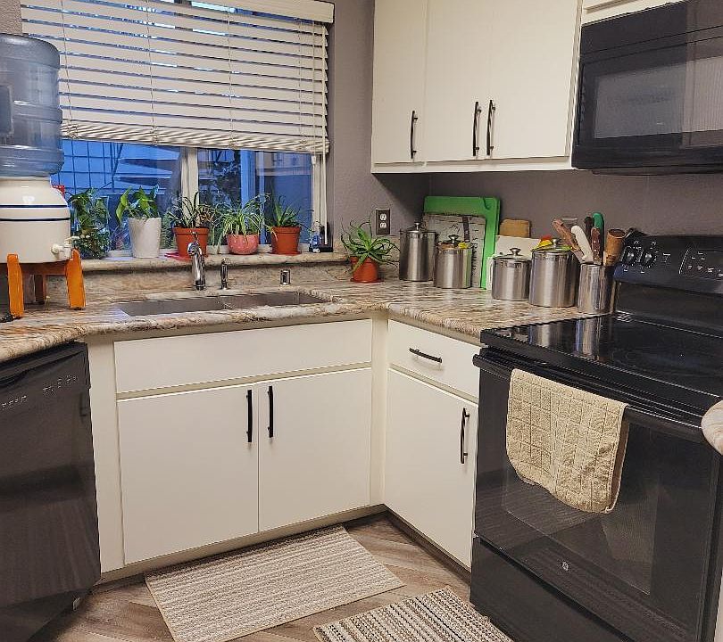 2nd image of 124 Anderly Ct