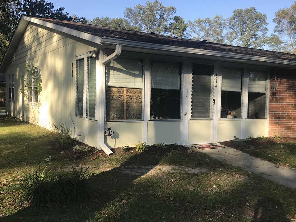 1st image of 168A Huntington Dr