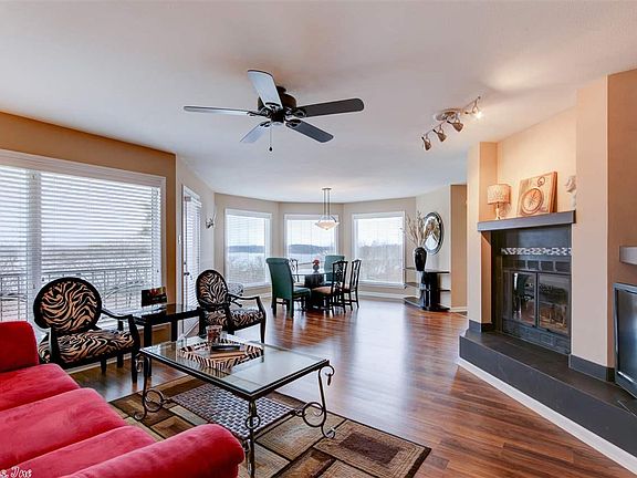 3rd image of 101 Long Island Dr