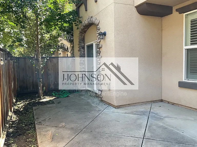 26 S Hidalgo St — Photo 12