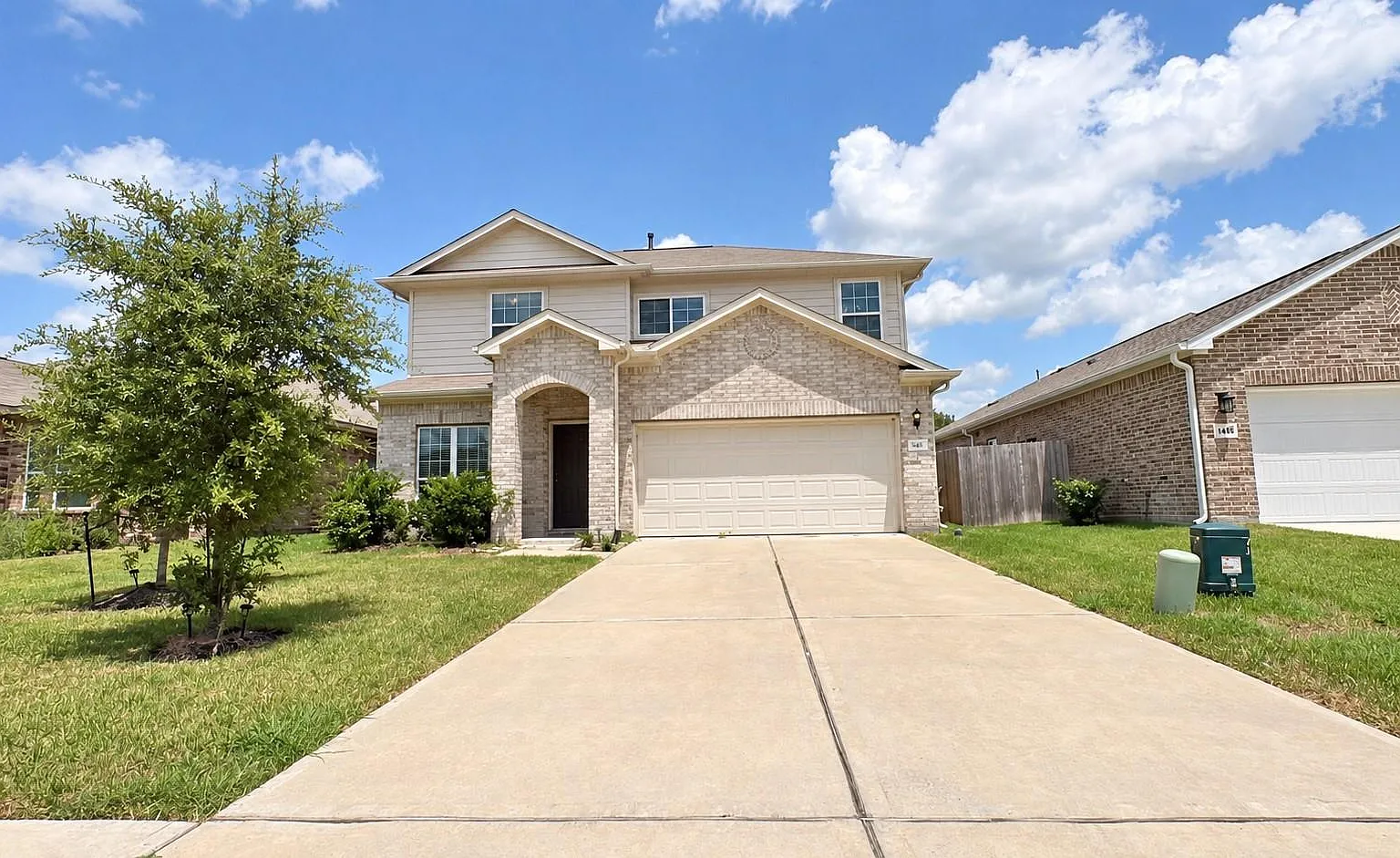 4 bed, 2.5 bath, 2267 sqft, $2,100 — Photo 1