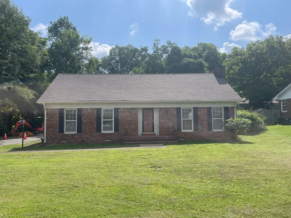 2208 N Highland Ave, Jackson, TN 38305