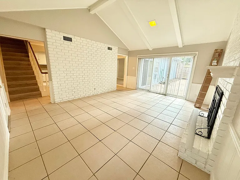 3711 Colony Park Dr — Photo 2
