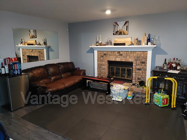 1165 Wintergreen Dr — Photo 8