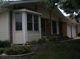 77 Kimberly Ln, Saint Peters, MO