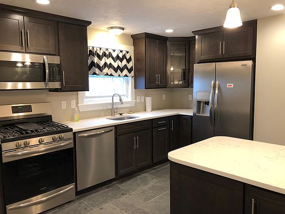 3rd image of 160 Highland Ave