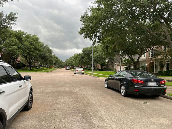 5th image of 4214 Oak Forest Dr