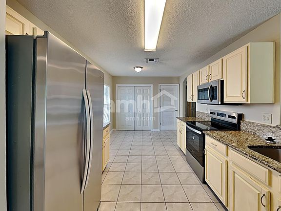 3rd image of 8216 Leafcrest Dr