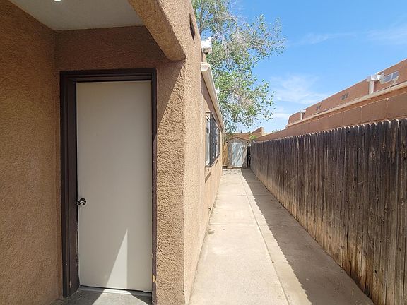 3rd image of 5041 Argus Ave NW