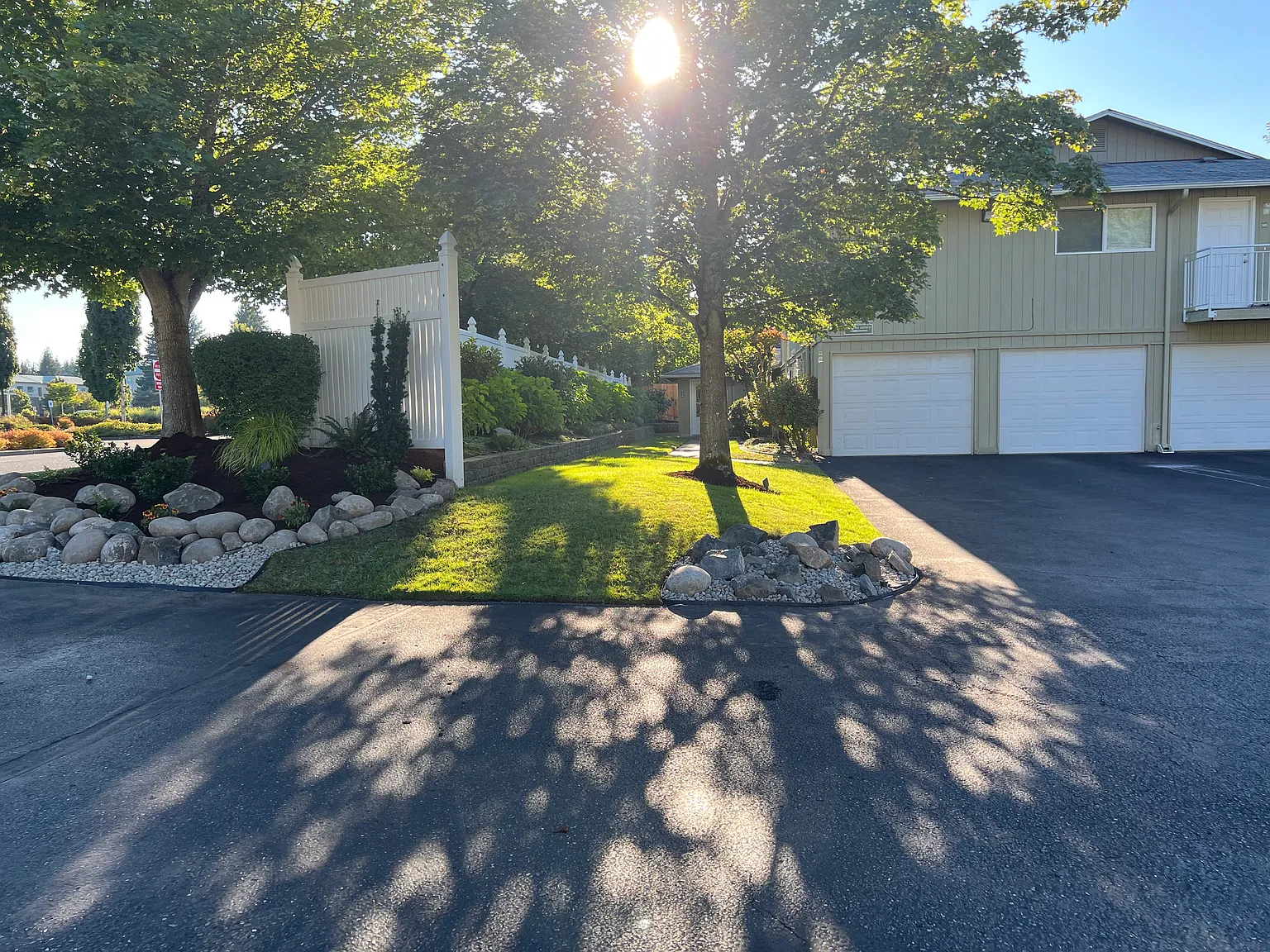 300 Dennis St SE — Photo 2
