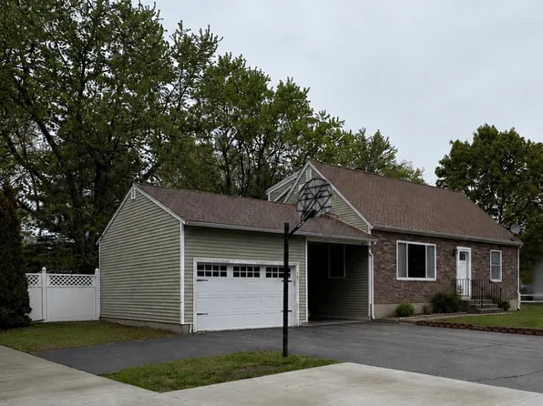 34 B St #34, Hudson, NH 03051