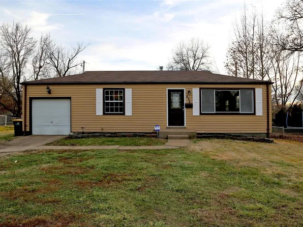 624 Science Hill Dr, Saint Louis, MO 63137