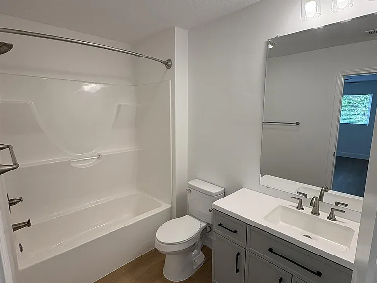 708 N William St #102 — Photo 12