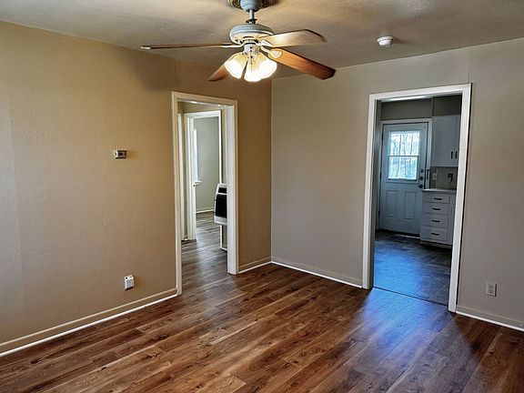 4th image of 104 Avenue G #104