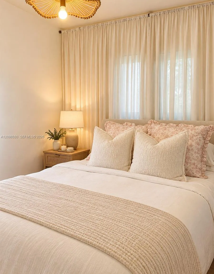 2740 SW 4th St — Photo 4
