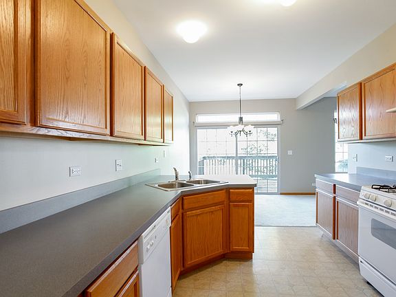 4th image of 7201 Bradford Ct