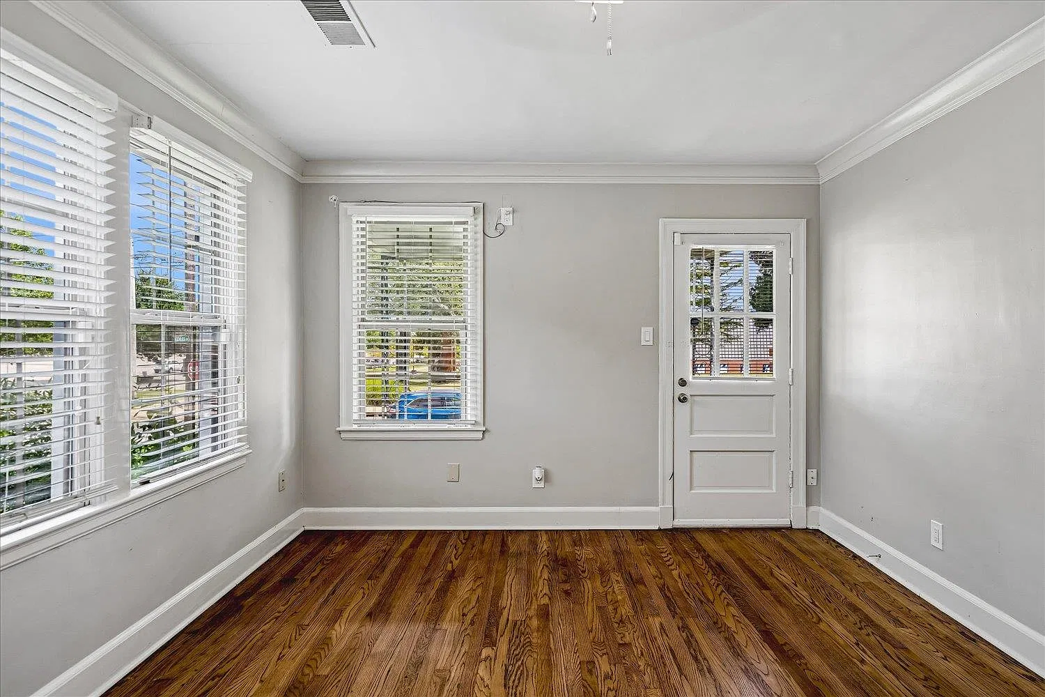 4 bed, 1726 sqft, $1,895 — Photo 2