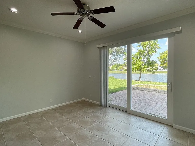 4857 Victoria Cir — Photo 28