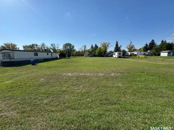 219 James Street, Radisson, SK S0K 3L0