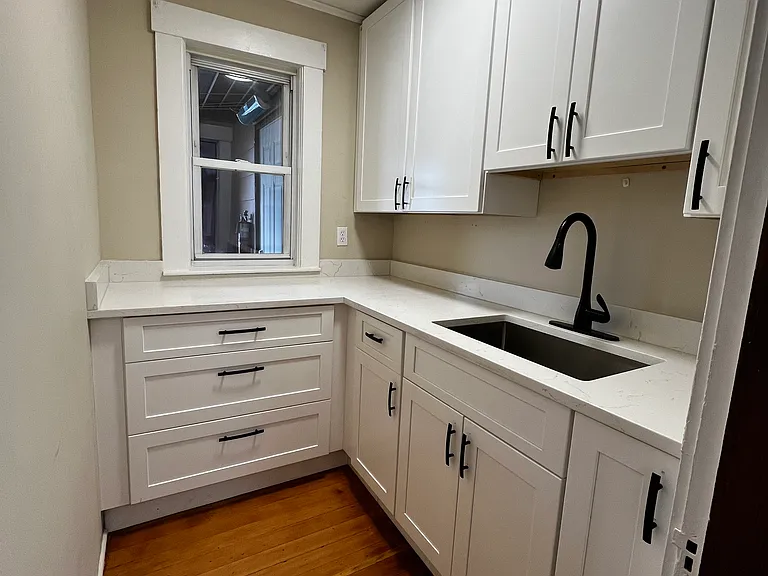 53-55 Nichols St #4 — Photo 6