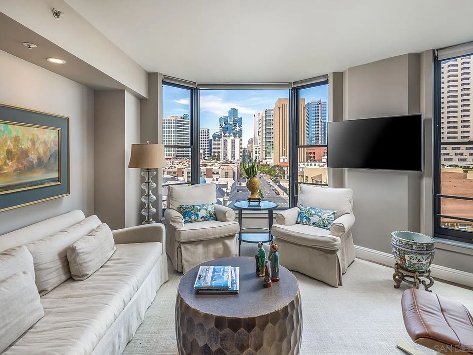 1st image of 500 W Harbor Dr W #1009