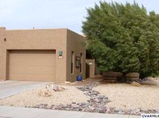 180 N Running Spring Dr, Green Valley, AZ 85614