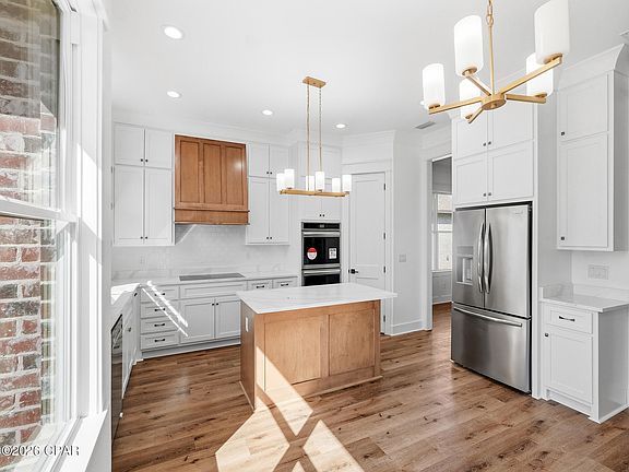 5th image of 610 Shady Oaks Ln