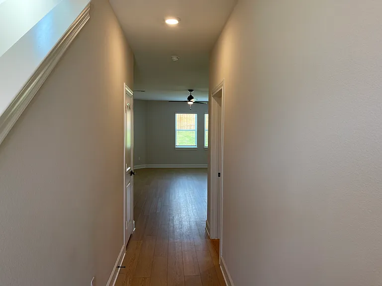 1411 Windermere Way — Photo 2
