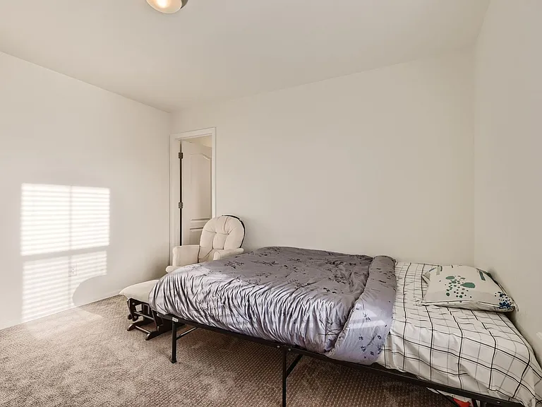 14960 Chicago St — Photo 31