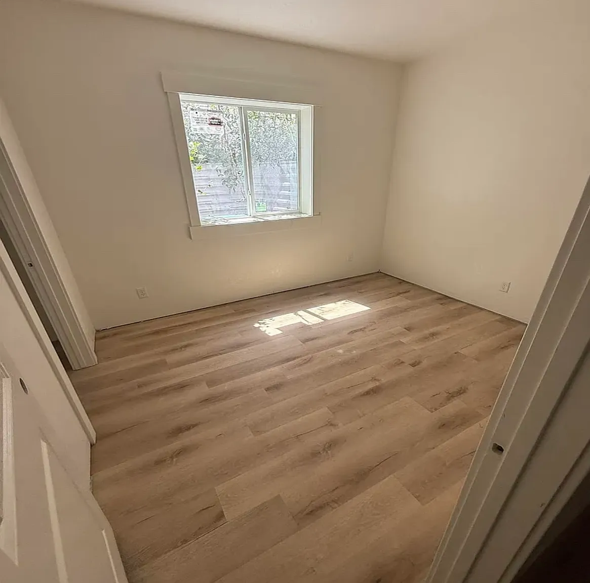 3 bed, 2.5 bath, 1800 sqft, $1,800 — Photo 4
