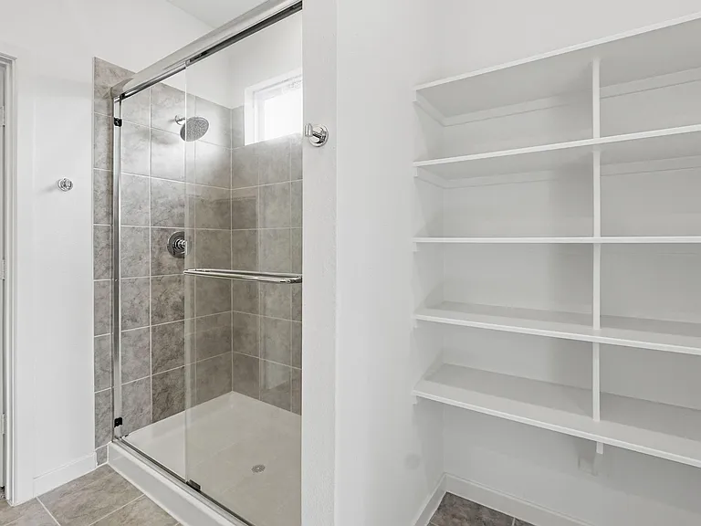 9710 Rialto Heights Dr — Photo 16