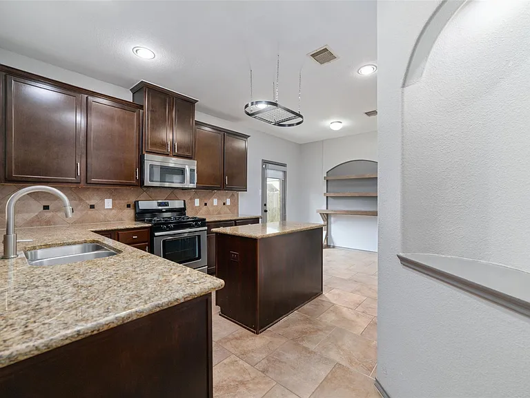 5115 Whitebridge Ln — Photo 8