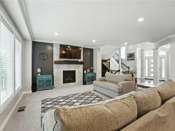 4417 SW Nautilus Pl, Lees Summit, MO 64082